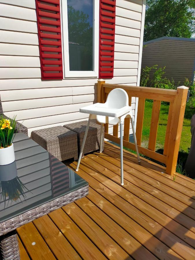 Bj Chalets - De Rug 3 - Vakantiepark Lauwersoog - Luxe Chalet Met Vaatwasser En Inloopkast! Vroege Incheck! Met Airco! Εξωτερικό φωτογραφία