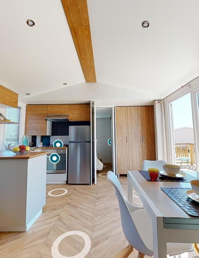 Bj Chalets - De Rug 3 - Vakantiepark Lauwersoog - Luxe Chalet Met Vaatwasser En Inloopkast! Vroege Incheck! Met Airco! Εξωτερικό φωτογραφία