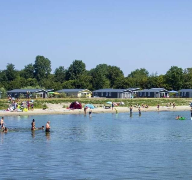 Bj Chalets - De Rug 3 - Vakantiepark Lauwersoog - Luxe Chalet Met Vaatwasser En Inloopkast! Vroege Incheck! Met Airco! Εξωτερικό φωτογραφία